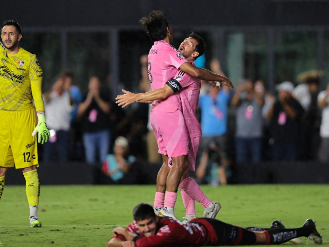 满冠网页版 -欧超杯加时末段走向成谜；迈阿密热火队长鼓劲；质疑声仍在；控场能力受关注(外国人空翻牛人合集)