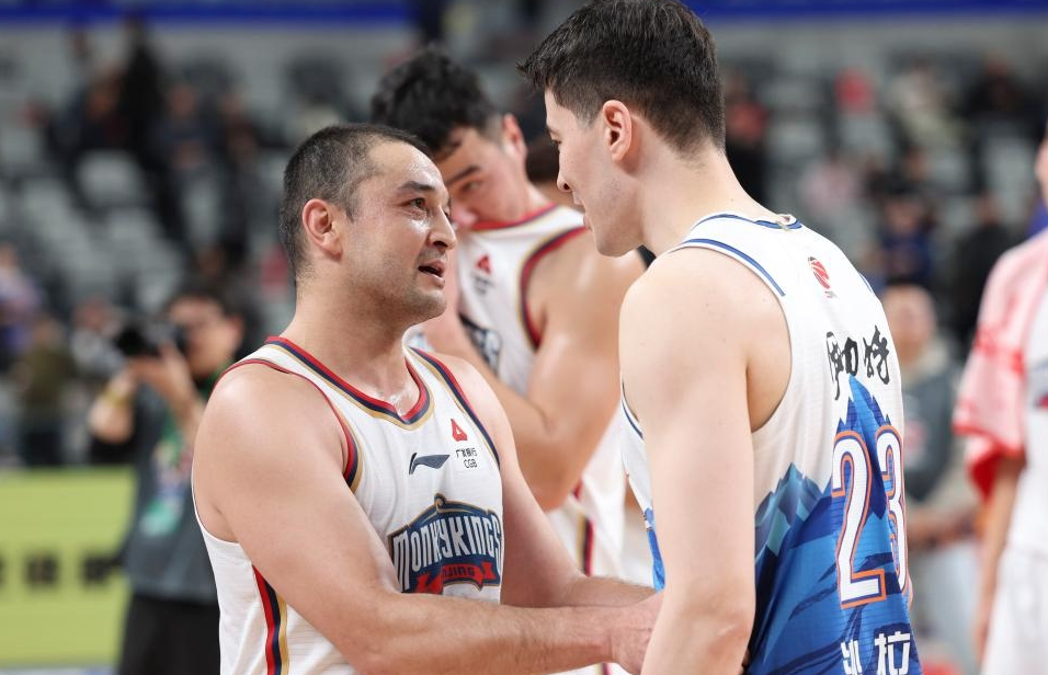 离谱！转会期马赛备战中超新奥尔良鹈鹕队长鼓劲备战CBA季后赛，转会期北京首钢调整名单以备法甲 